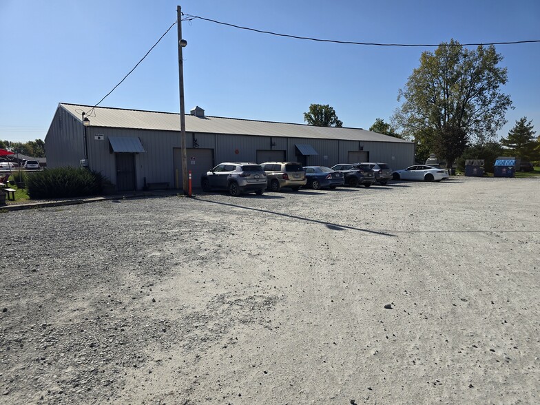 More Photos Of 7724 Depot St, McCordsville Warehouse For Lease