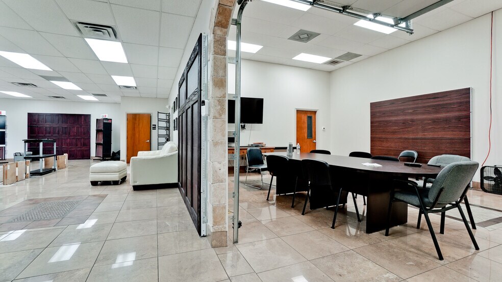 More Photos Of 2117-2125 47th st, Sarasota Warehouse For Sale