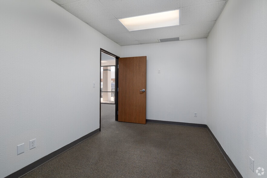 More Photos Of 3955 E Speedway Blvd, Tucson Unknown For Lease