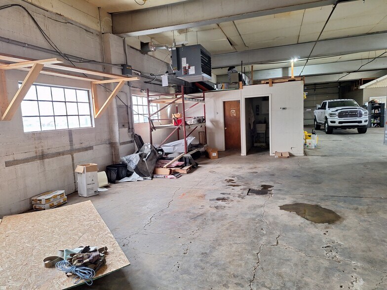 More Photos Of 200 Grand Ave, Clarion Warehouse For Lease