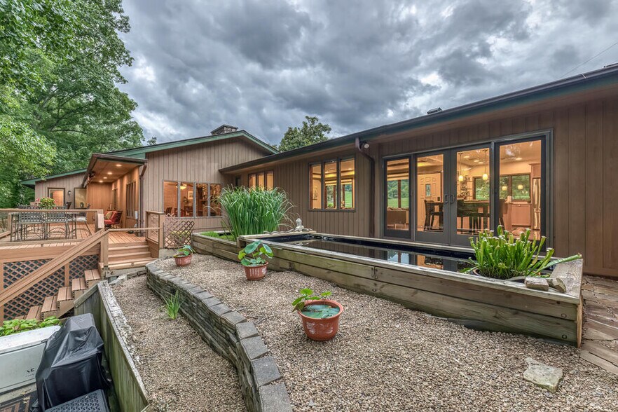 More Photos Of 19080 N Fork River Rd, Abingdon Specialty For Sale