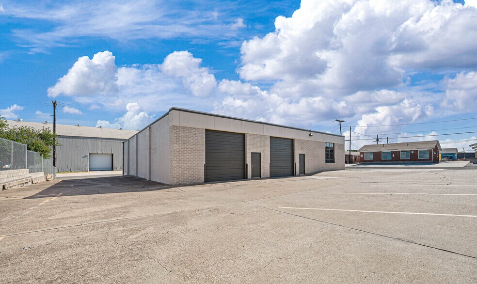 More Photos Of 4520 Fort Ave, Waco Warehouse For Sale