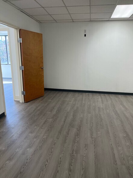 More Photos Of 5161 Brook Hollow Pky, Norcross Unknown For Lease