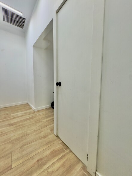 More Photos Of 216-222 Eighth Ave, New York Apartments For Lease