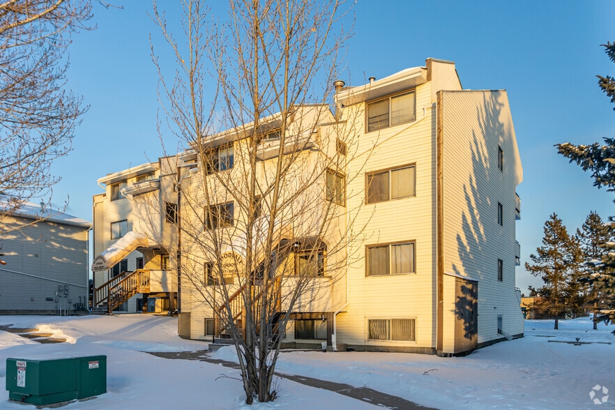 More Photos Of 3507 60 St NW, Edmonton Multifamily For Sale