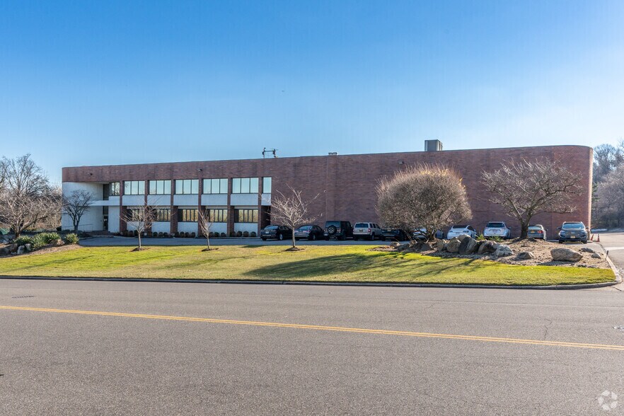 More Photos Of 2 Harbor Park Dr, Port Washington Light Manufacturing For Lease