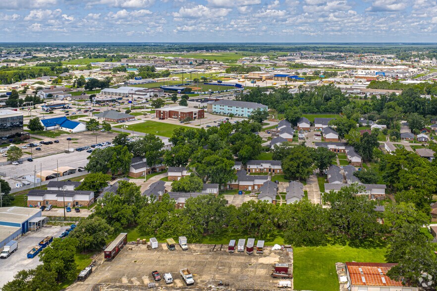 More Photos Of 150 Shady Arbors Cir, Houma Apartments For Sale