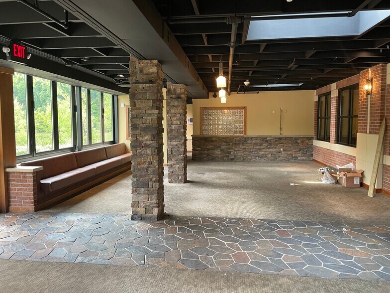 More Photos Of 215 Don Knotts Blvd, Morgantown Office For Lease
