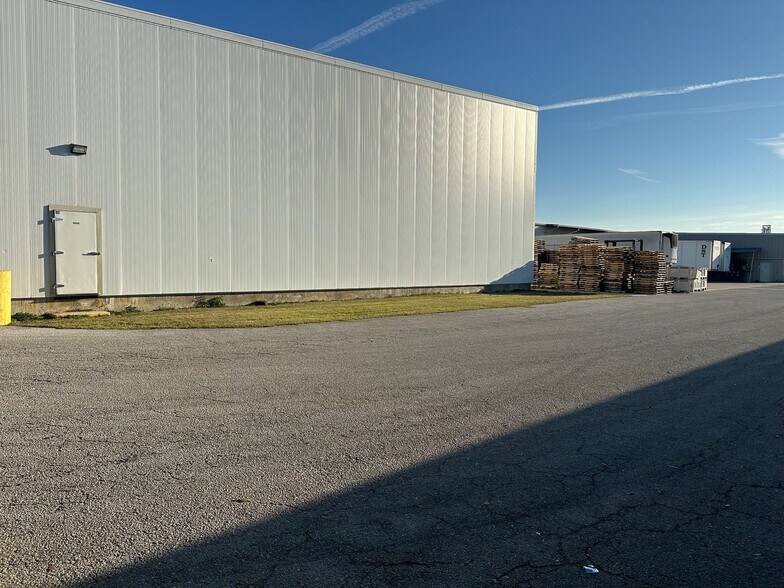 More Photos Of 2105 S Dock St, Palmetto Food Processing For Sale