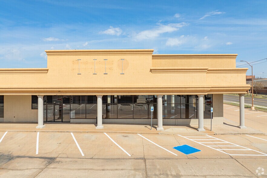 More Photos Of 2103 W Britton Rd, Oklahoma City Freestanding For Lease
