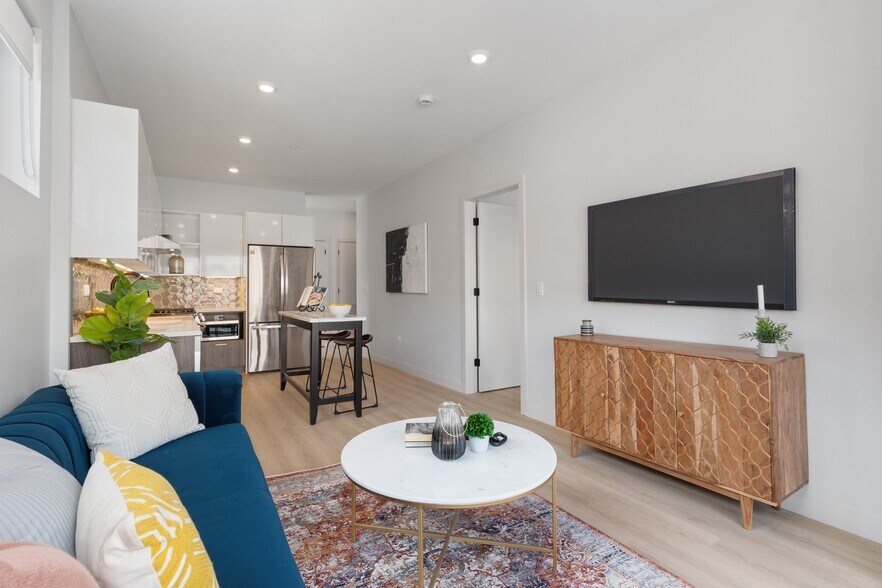 More Photos Of 4501 N Sheridan Rd, Chicago Apartments For Lease