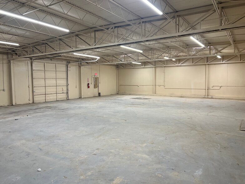 More Photos Of 5901-5909 Tension Dr, Fort Worth Warehouse For Lease