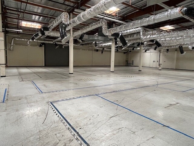 More Photos Of 1917-1921 E Mariposa Ave, El Segundo Warehouse For Lease