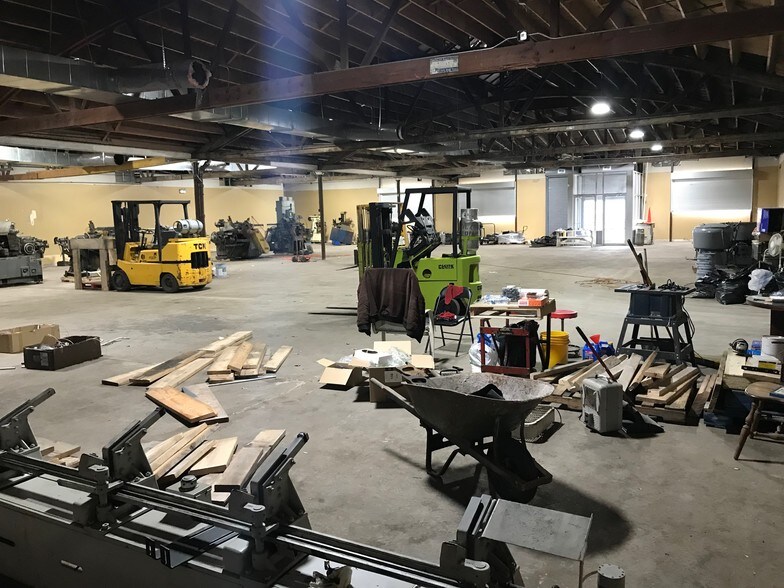 More Photos Of 4118 W Division St, Chicago Warehouse For Sale