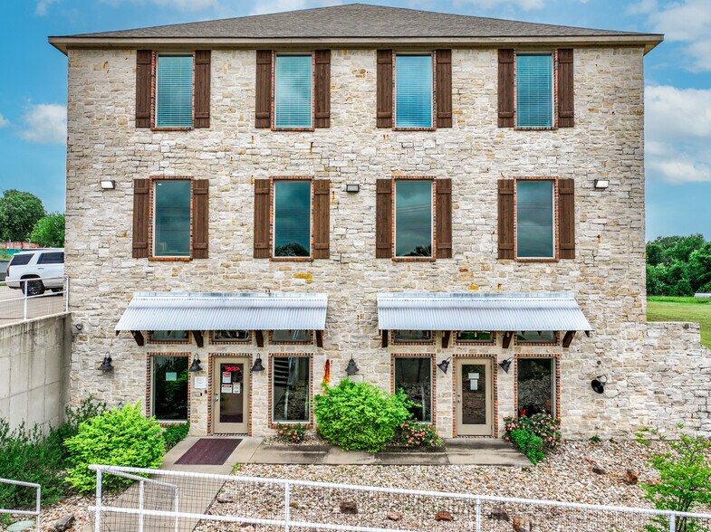 More Photos Of 10941 State Highway 78, Lavon Office For Sale