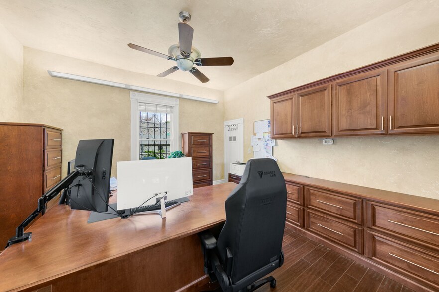 More Photos Of 1129 D St, Sacramento Office For Sale