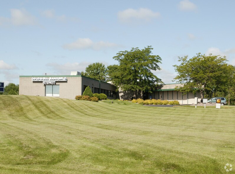 More Photos Of 15252 W Freeway Dr NE, Columbus Office For Sale