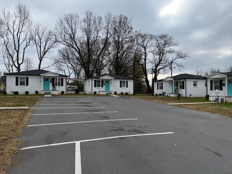 More Photos Of 2213 Alma Ct, Charlotte Apartments For Sale