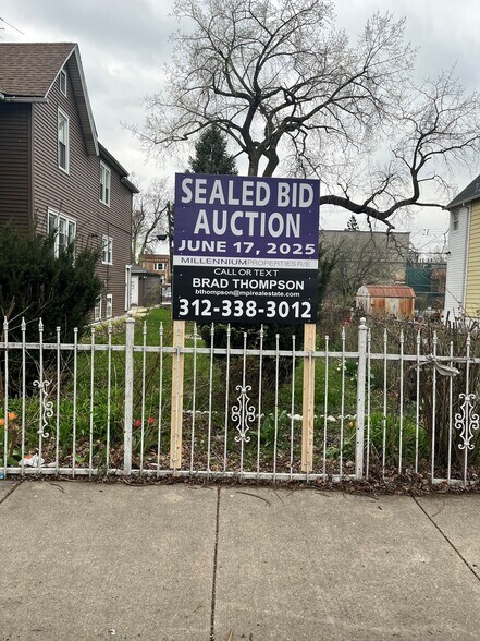 Primary Photo Of 4630 Erie St, Chicago Land For Sale