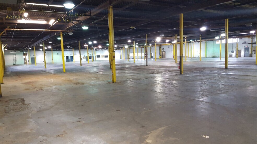 More Photos Of 524 Route 303, Orangeburg Manufacturing For Lease