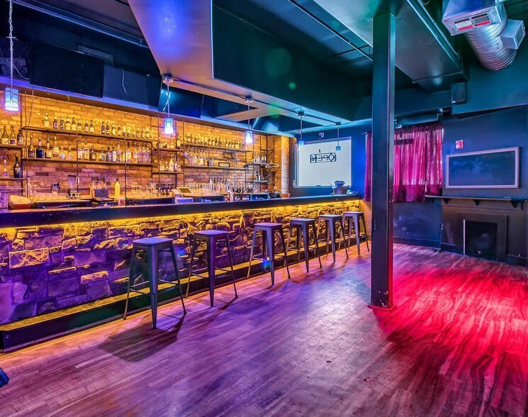 More Photos Of 228 Franklin St, Buffalo Bar For Sale