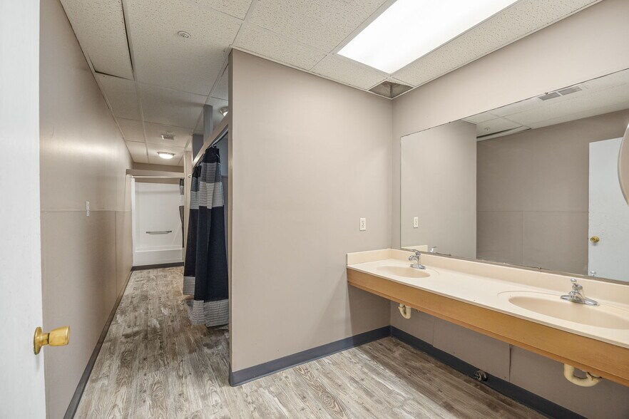 More Photos Of 3919 Messanie St, Saint Joseph Office For Sale