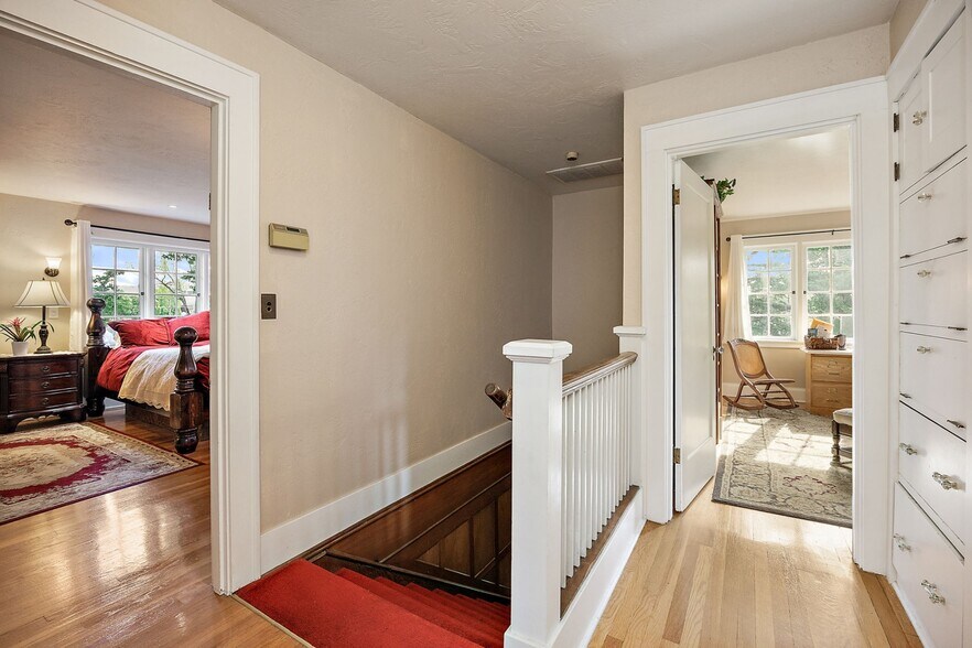 More Photos Of 2336 Table Rock Rd, Medford Freestanding For Sale