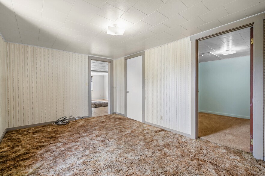 More Photos Of 1201 Oakridge Rd, Mc Donald Industrial For Sale