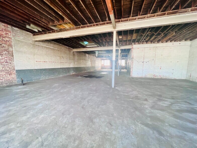 More Photos Of 2705 W Broad St, Richmond Storefront For Lease