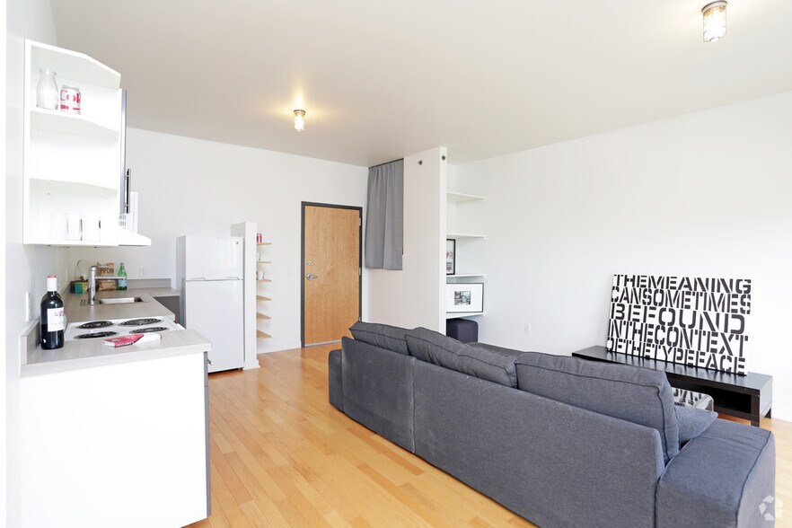 More Photos Of 1313 Cuming St, Omaha Apartments For Lease