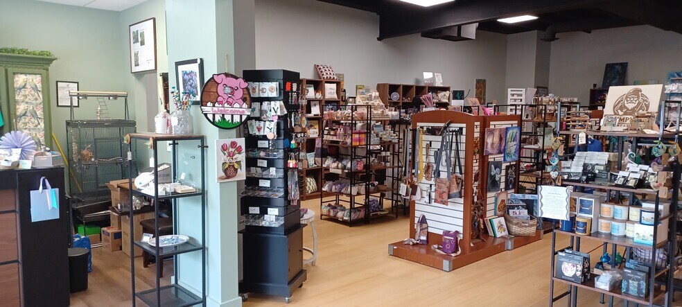More Photos Of 68 Airport Rd, Fitchburg General Retail For Lease