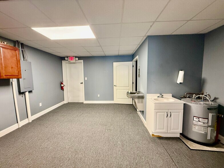 More Photos Of 4645 Gulf Breeze Pky, Gulf Breeze Office For Sale