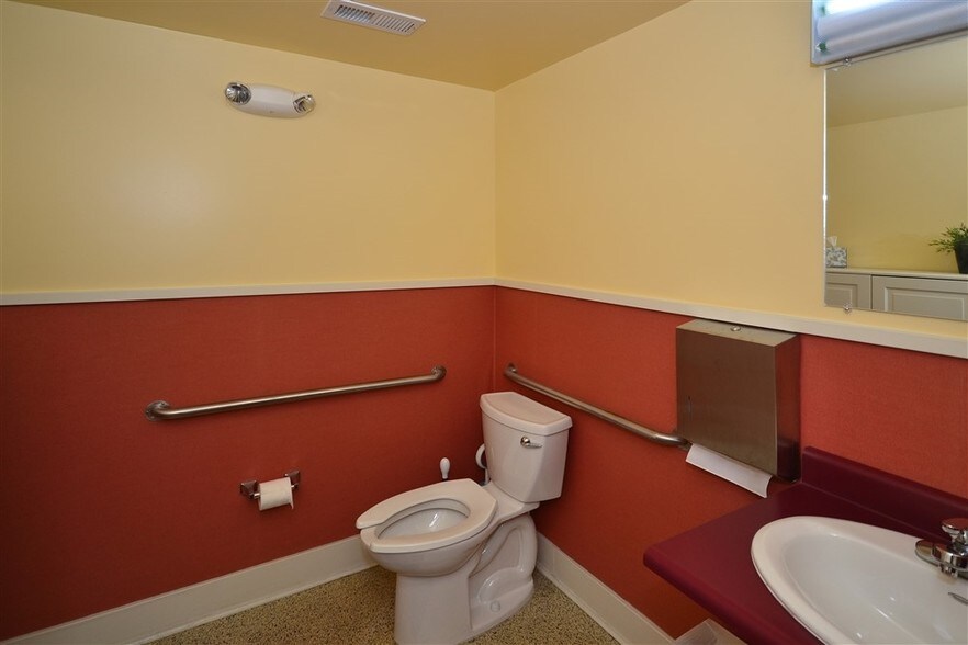 More Photos Of 217-243 W Richmond Ave, Richmond Office Residential For Lease