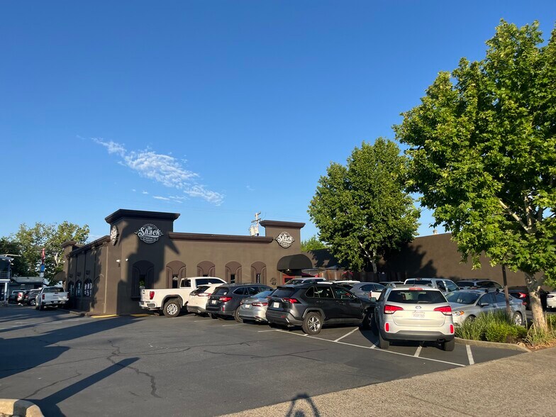 More Photos Of 1201 Market St, Redding Restaurant For Lease