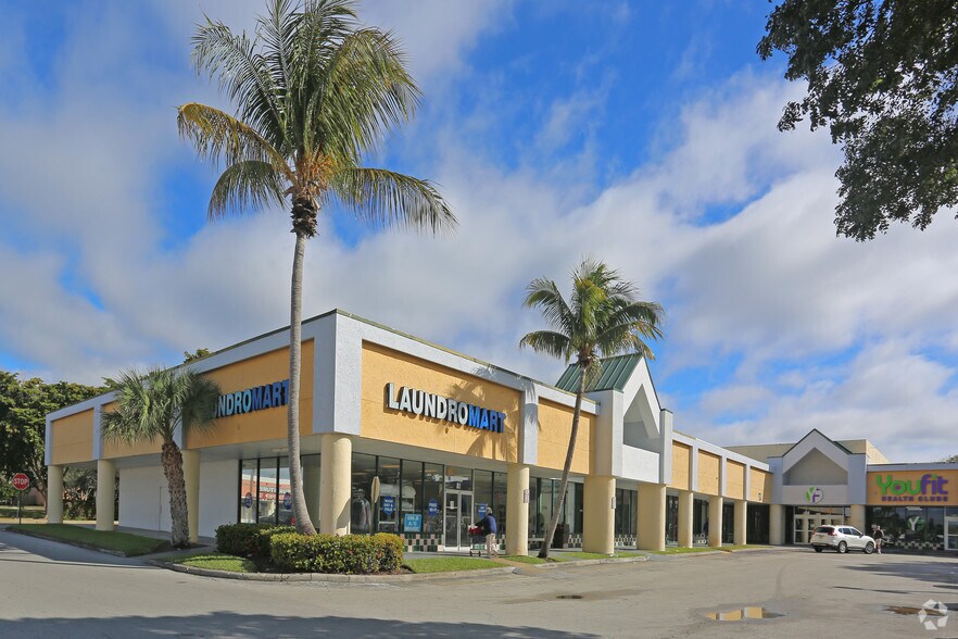 Primary Photo Of 6186-6288 S Congress Ave, Lantana Restaurant For Lease