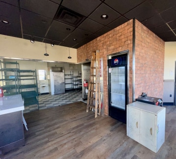 More Photos Of 955 Main St, Mukwonago Freestanding For Lease