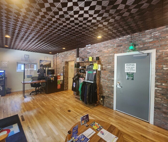 More Photos Of 537 Canyon Blvd, Boulder Storefront Retail Office For Lease