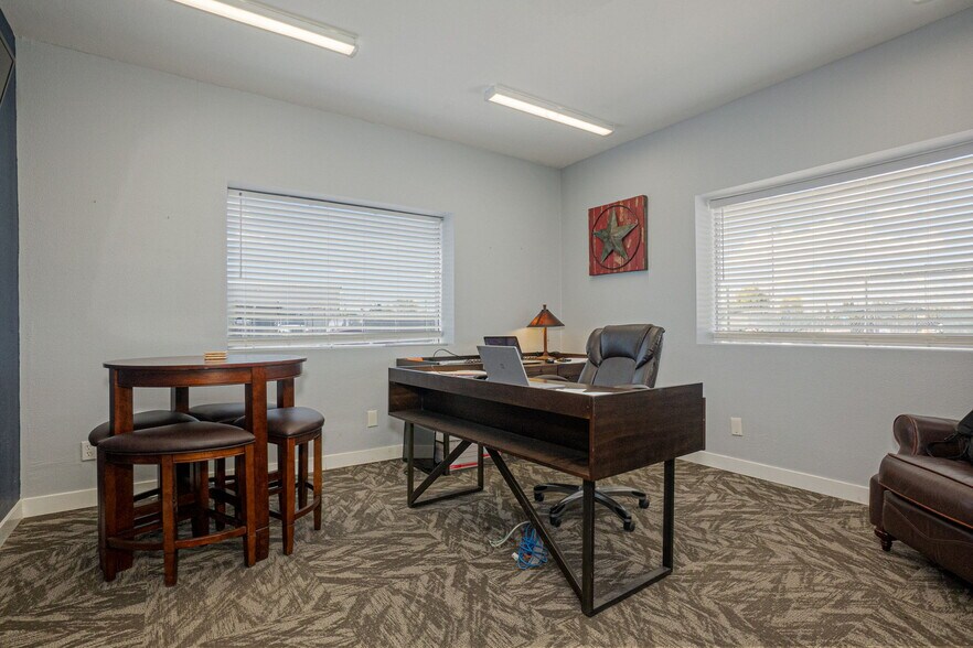 More Photos Of 3500 Confederate Rd, El Paso Warehouse For Lease