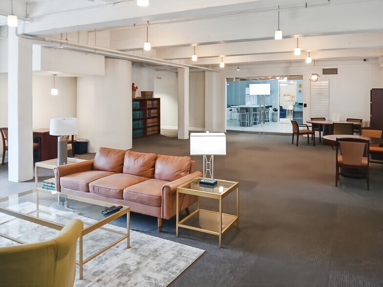 More Photos Of 317 E Capitol St, Jackson Coworking Space