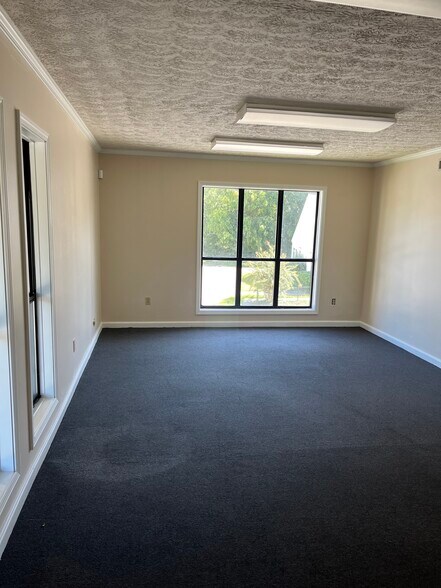 More Photos Of 351 Commercial Dr, Savannah Office Residential For Lease