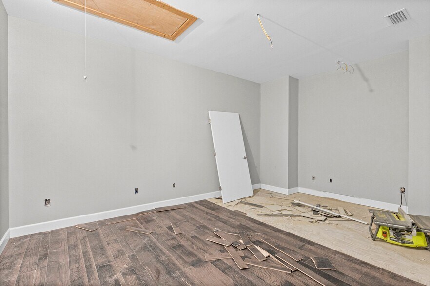 More Photos Of 3512 Godwin Ct, Mobile Medical For Sale