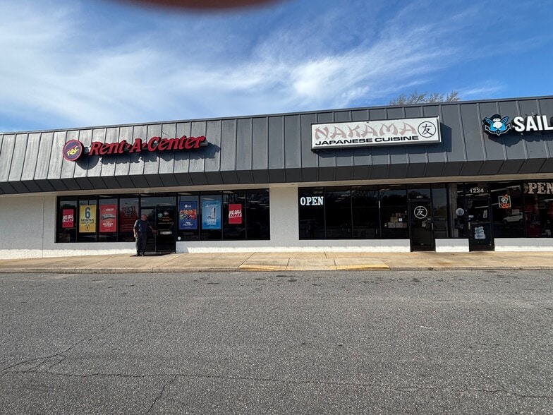 More Photos Of 1234-1246 Us Highway 70 SW, Hickory Unknown For Lease