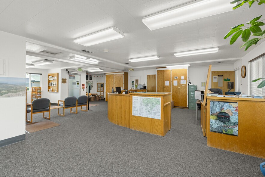 More Photos Of 865 Mitchell Ave, Oroville Office For Sale