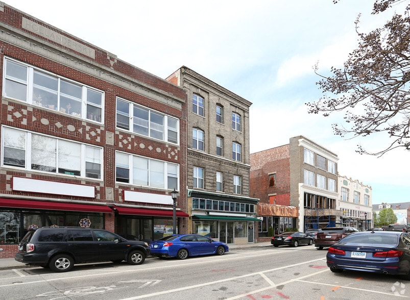 More Photos Of 147 Bank St, New London Apartments For Sale
