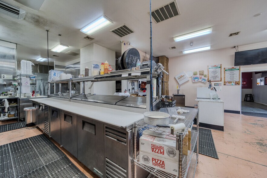 More Photos Of 832 Gemstone Ave, Bullhead City Restaurant For Sale