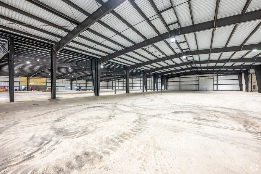 More Photos Of 800 Industrial Dr, Franklin Warehouse For Sale