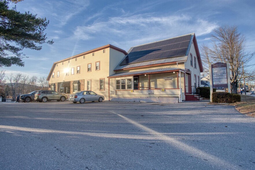 More Photos Of 24 Pleasant St, Conway Office For Sale