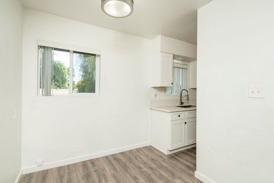 More Photos Of 1934 E Fairmount Ave, Phoenix Apartments For Sale