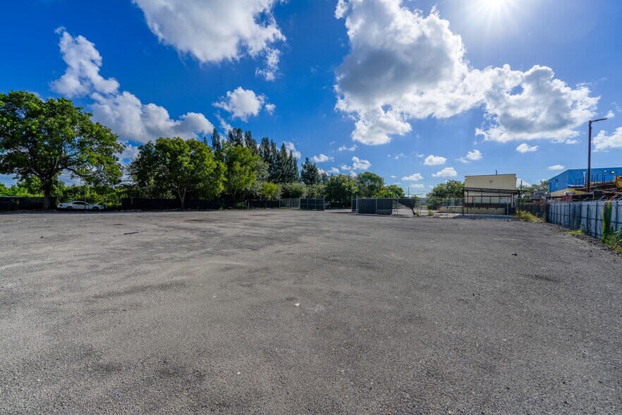 More Photos Of 23600 SW 132 Ave, Homestead Service For Lease