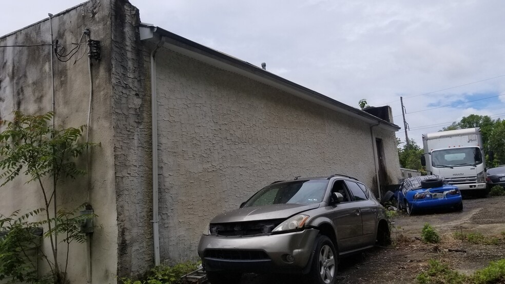 More Photos Of 601 West Ave, Jenkintown Post Office For Sale